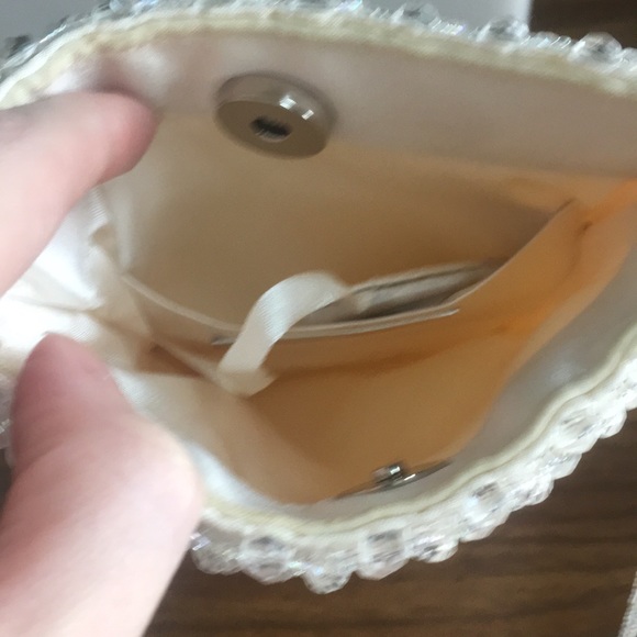 Small beaded purse - Picture 2 of 3